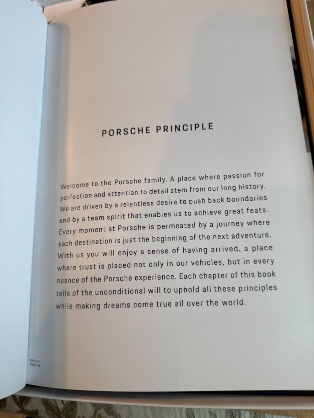 Porsche Macan 2026 New Owner Welcome Kit with Portfolio Book & Matching Pen New - Picture 4 of 10